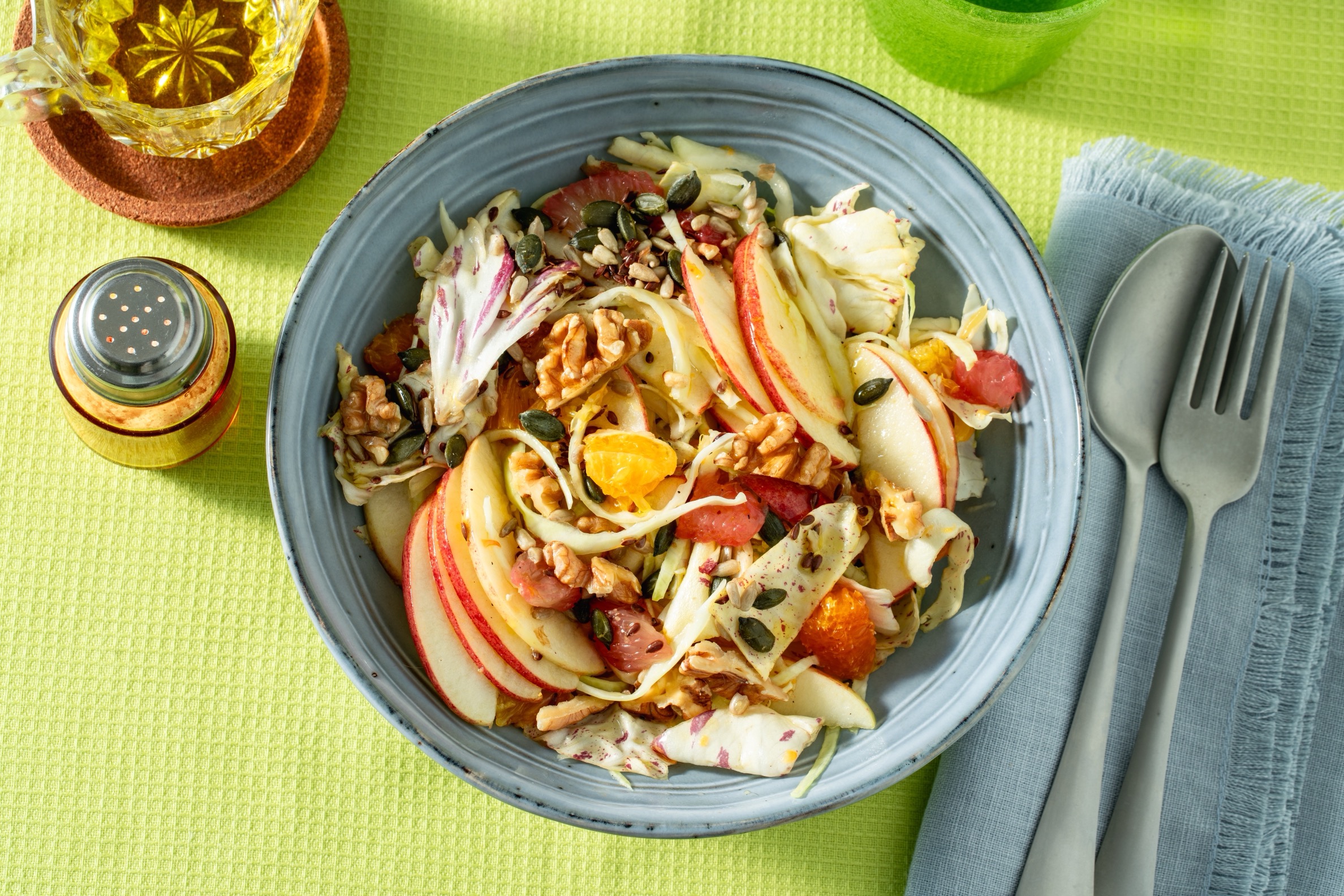 Insalata invernale con radicchio, pompelmo e arancia