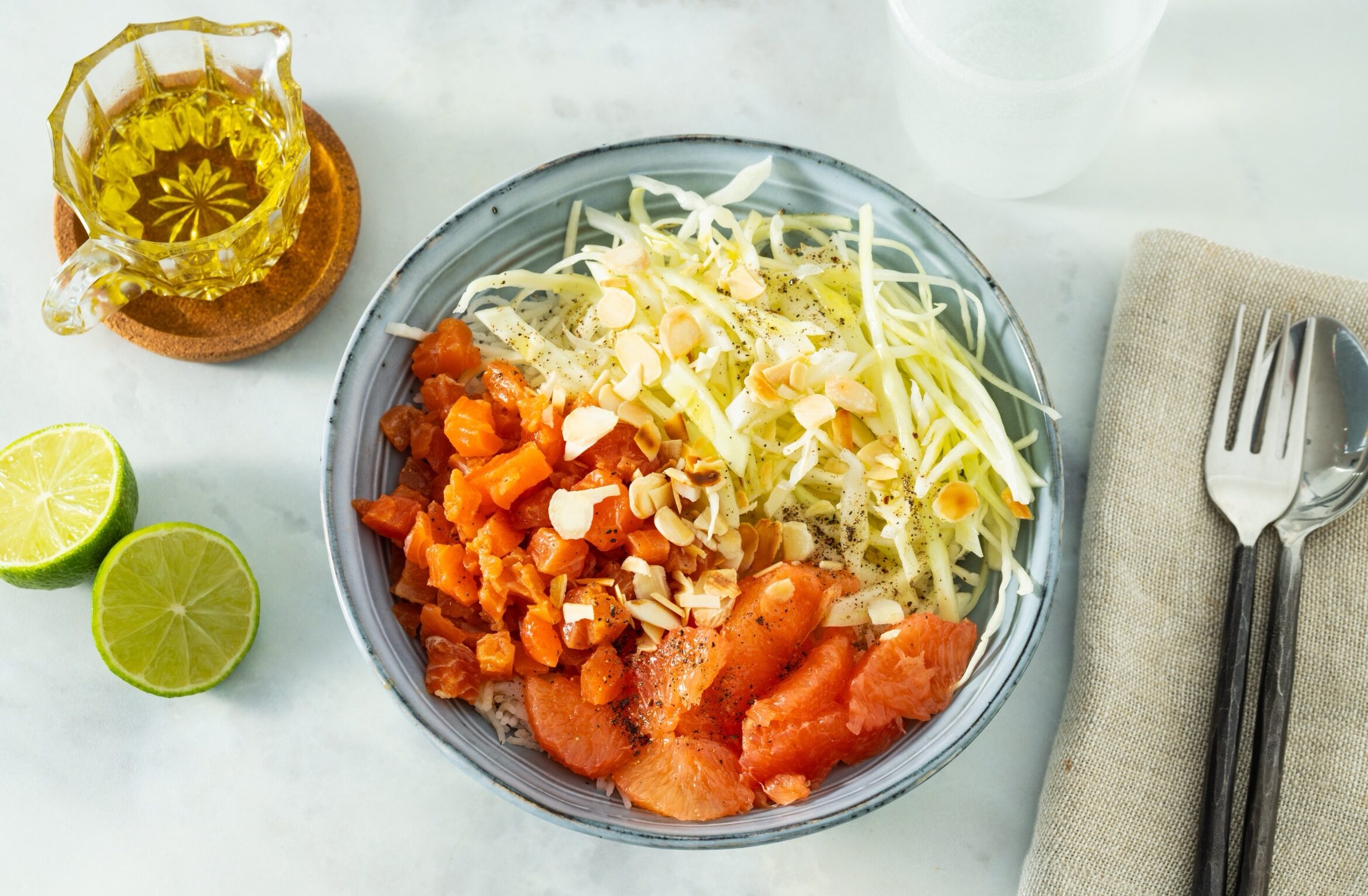 Poke Bowl “Citrus & Crunch” con Salmone e Pompelmo - iN's Mercato